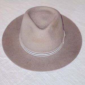 Gorgeous Hampui Hat Size Large